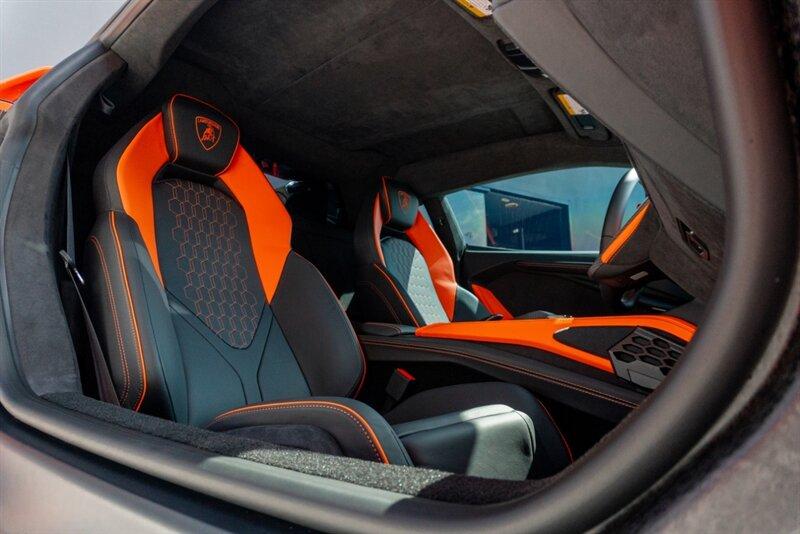 2024 Lamborghini Revuelto