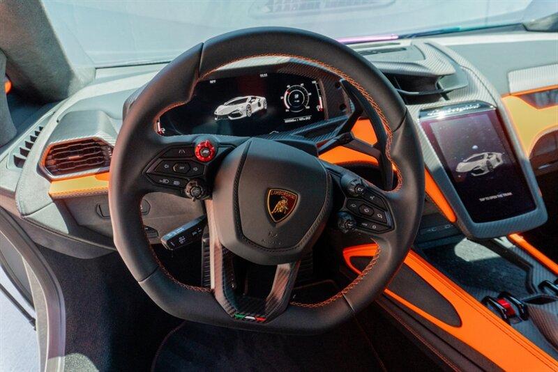2024 Lamborghini Revuelto