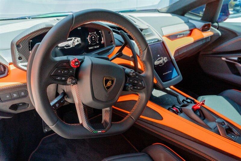 2024 Lamborghini Revuelto
