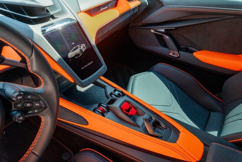 2024 Lamborghini Revuelto