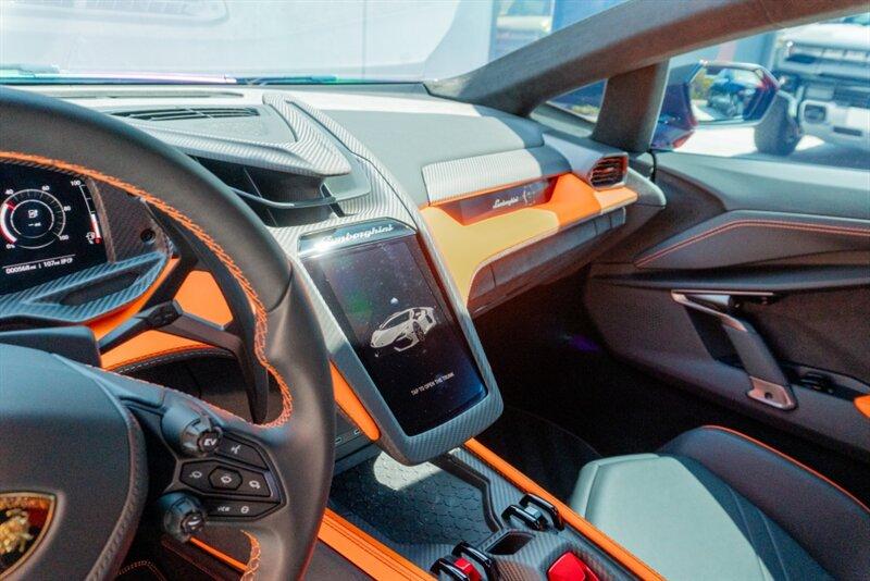 2024 Lamborghini Revuelto