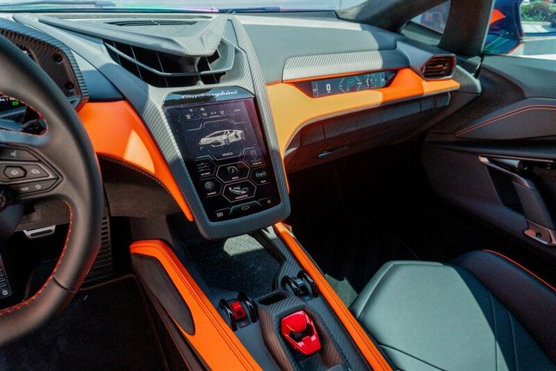 2024 Lamborghini Revuelto