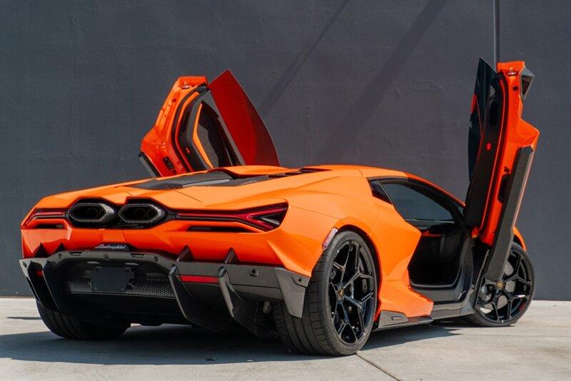 2024 Lamborghini Revuelto