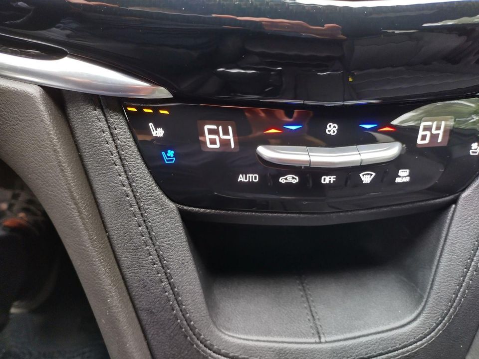 2025 Cadillac XT6