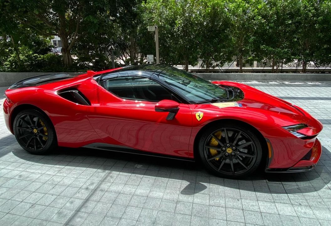 2023 Ferrari SF90 Spider (Assetto Fiorano)