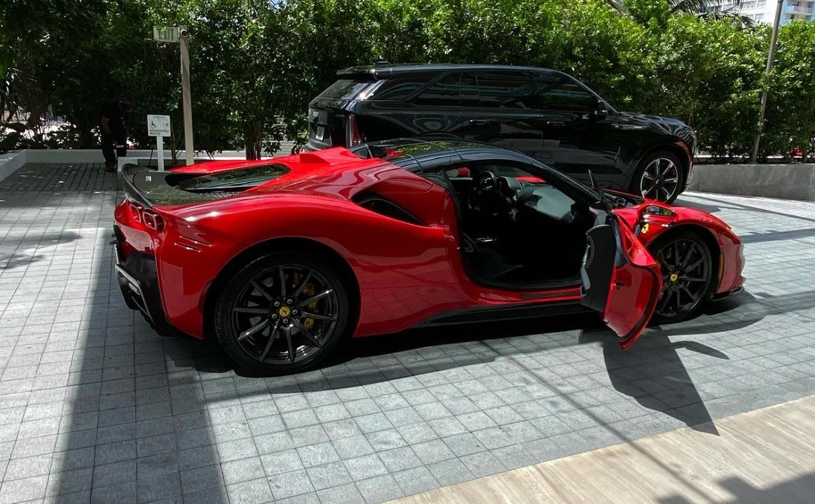 2023 Ferrari SF90 Spider (Assetto Fiorano)