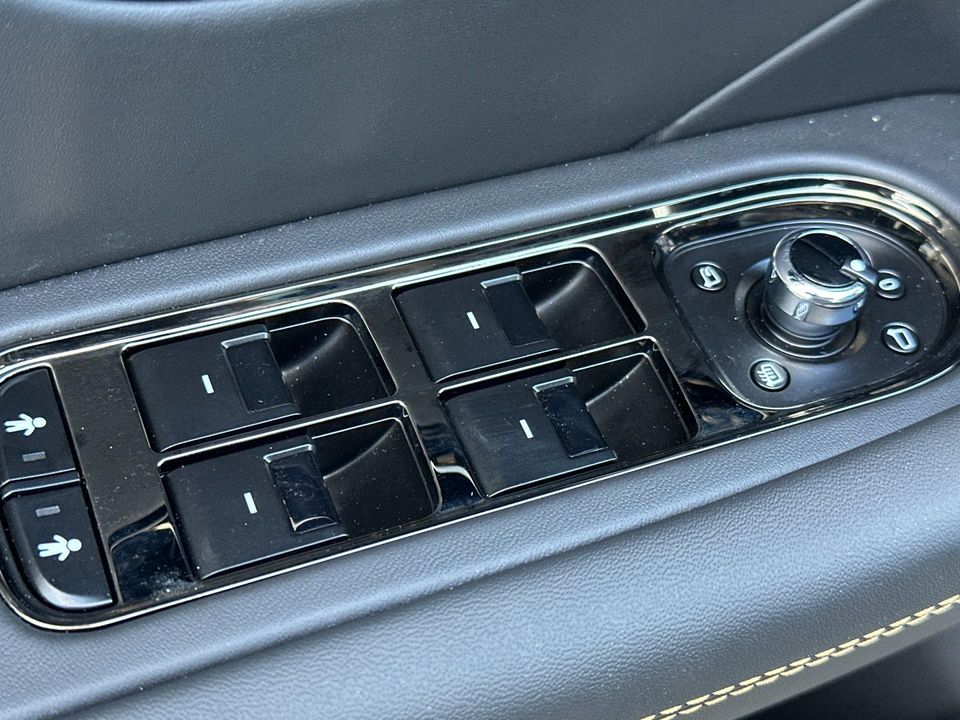 2025 Bentley Flying Spur