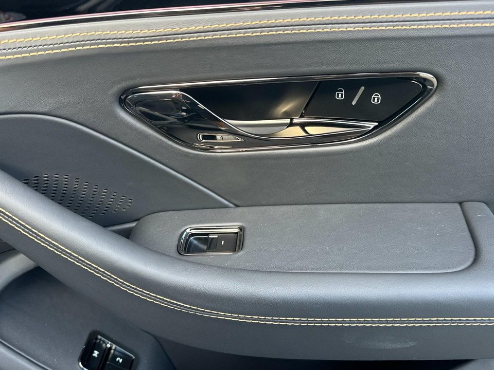 2025 Bentley Flying Spur