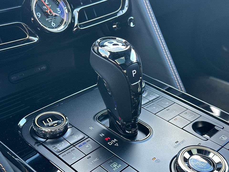 2025 Bentley Flying Spur