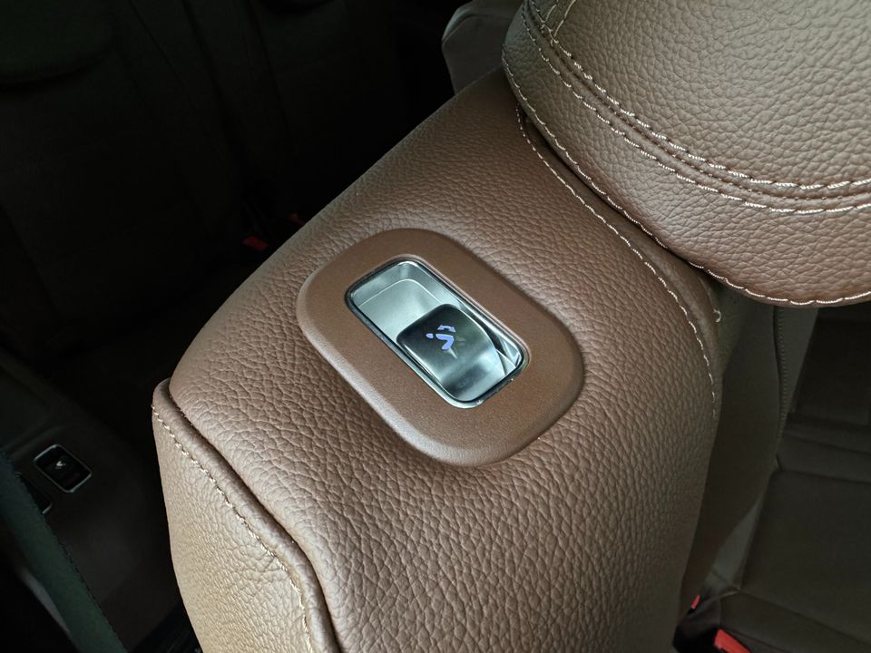 2024 Mercedes-Benz GLS 450