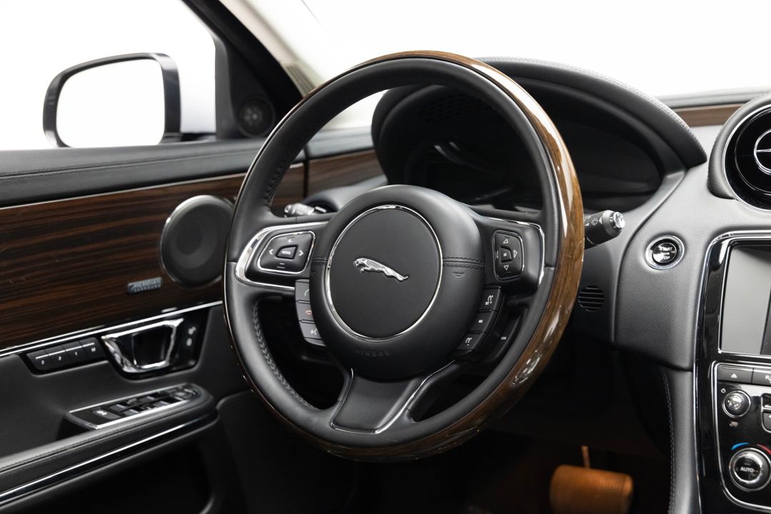2016 Jaguar XJ