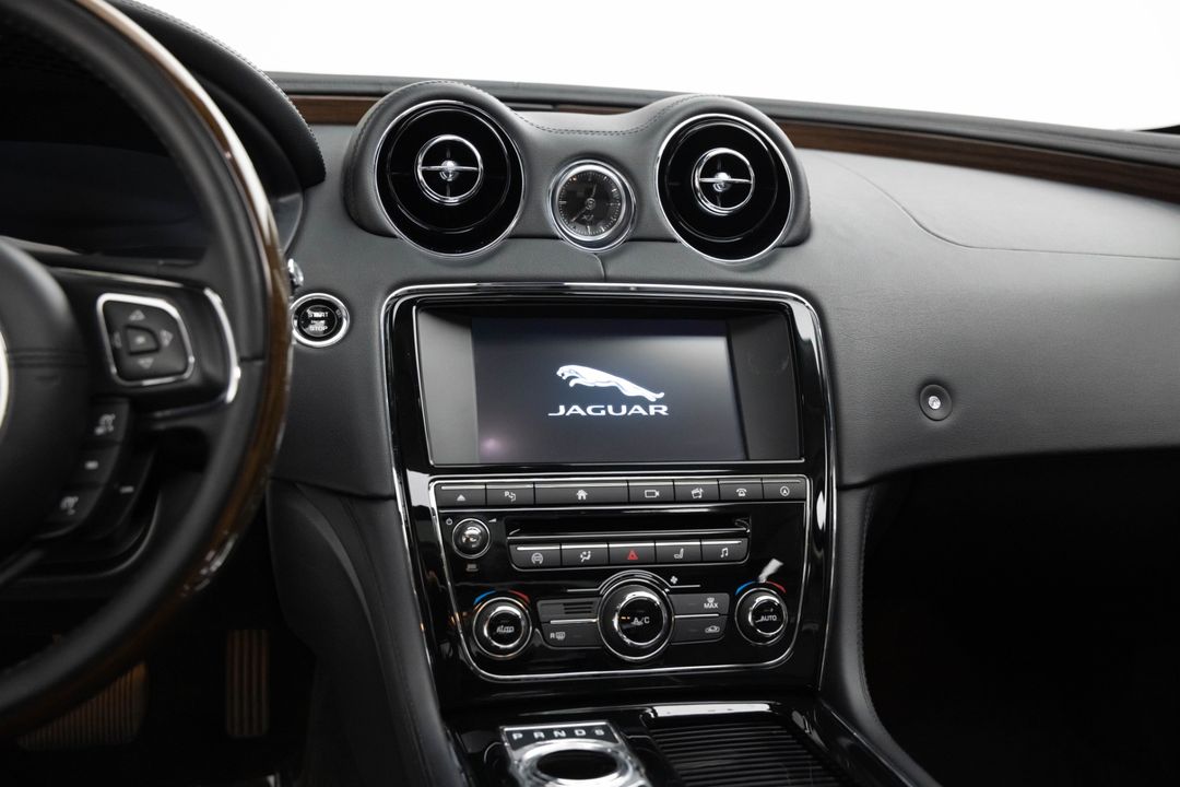 2016 Jaguar XJ