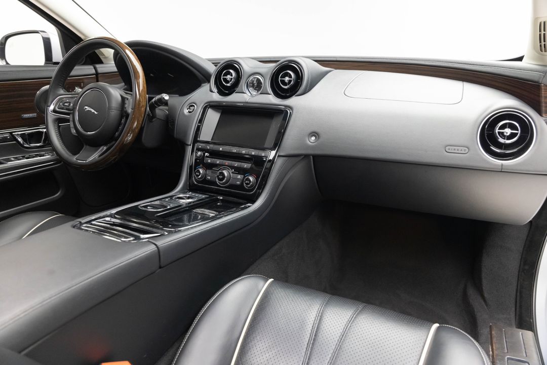 2016 Jaguar XJ