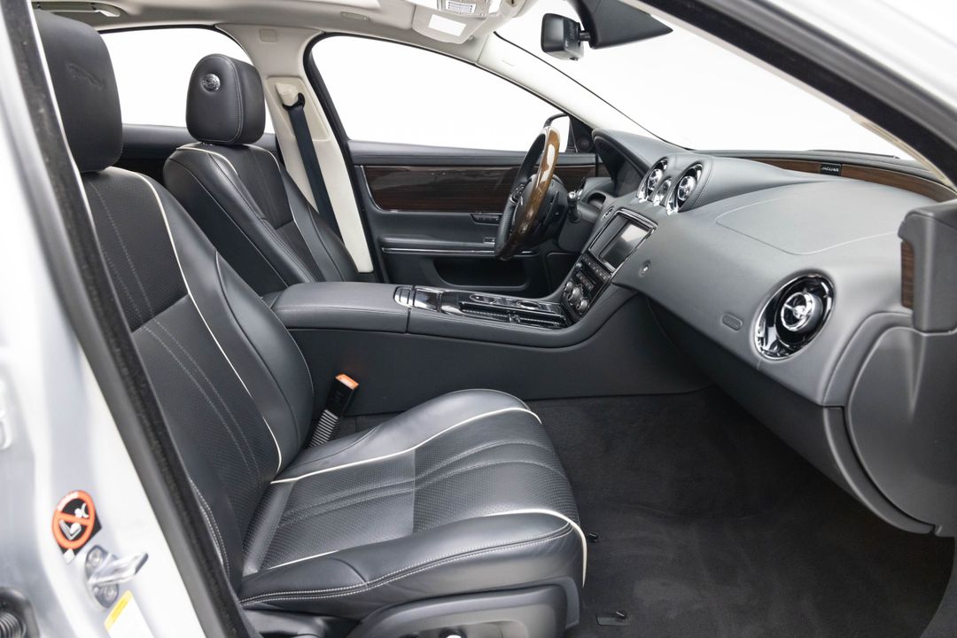 2016 Jaguar XJ