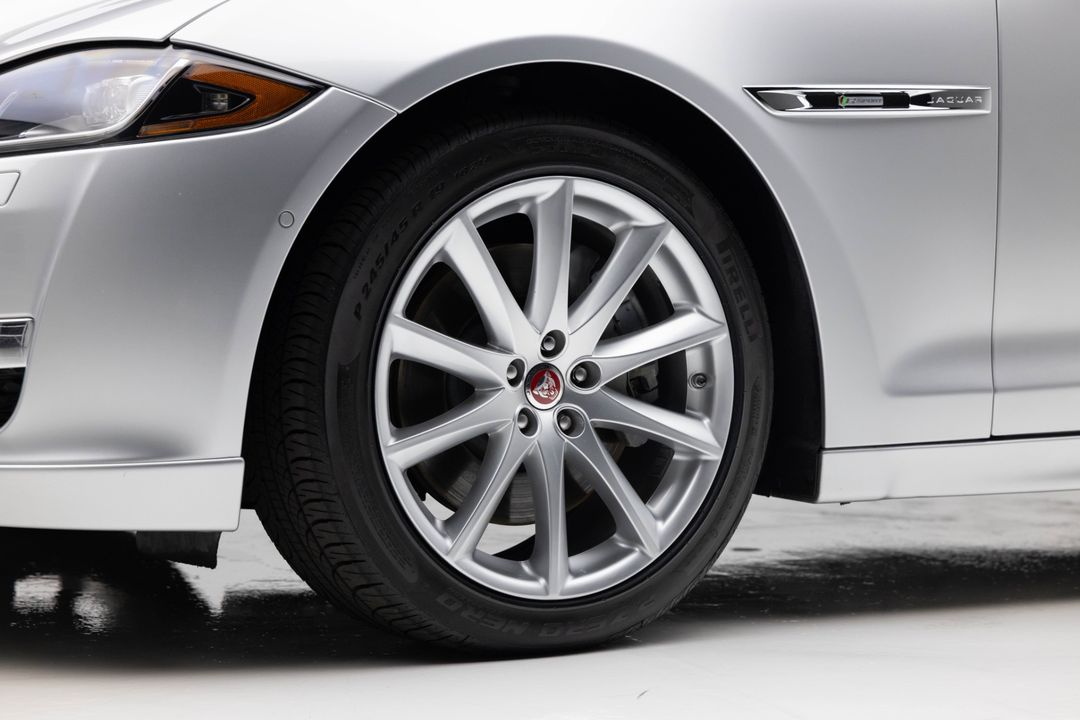 2016 Jaguar XJ