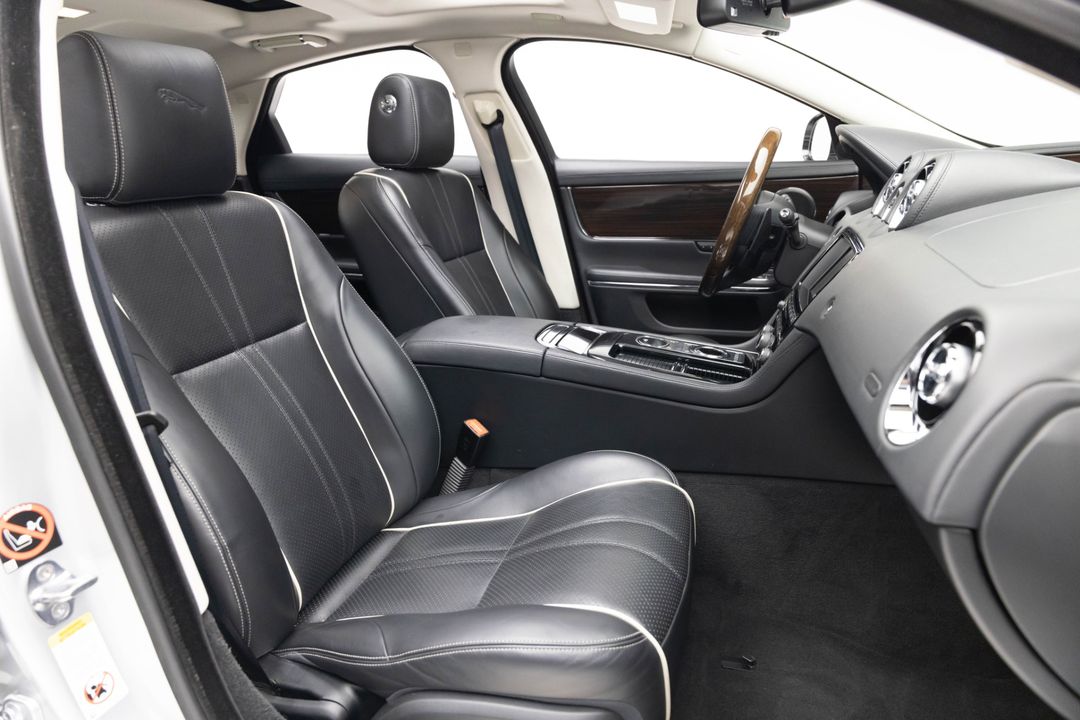 2016 Jaguar XJ