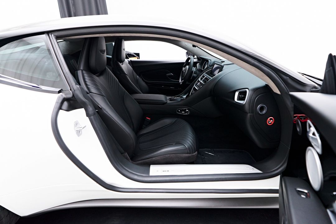 2019 Aston Martin DB11