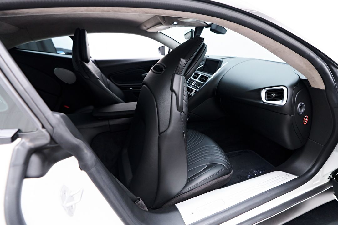 2019 Aston Martin DB11
