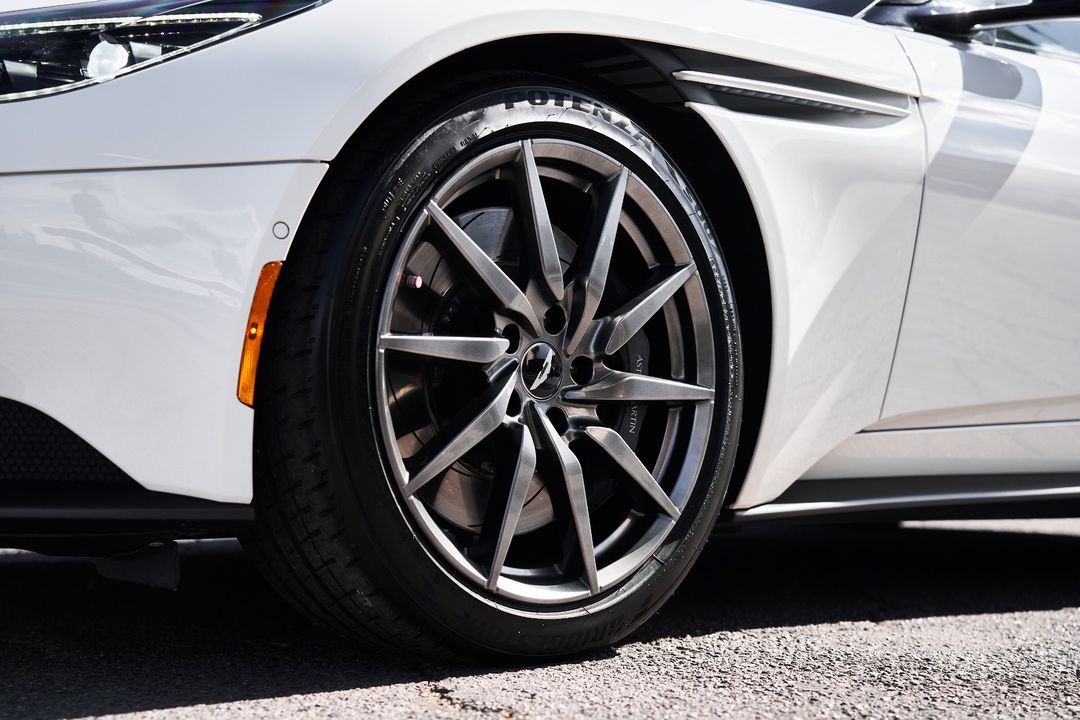 2019 Aston Martin DB11