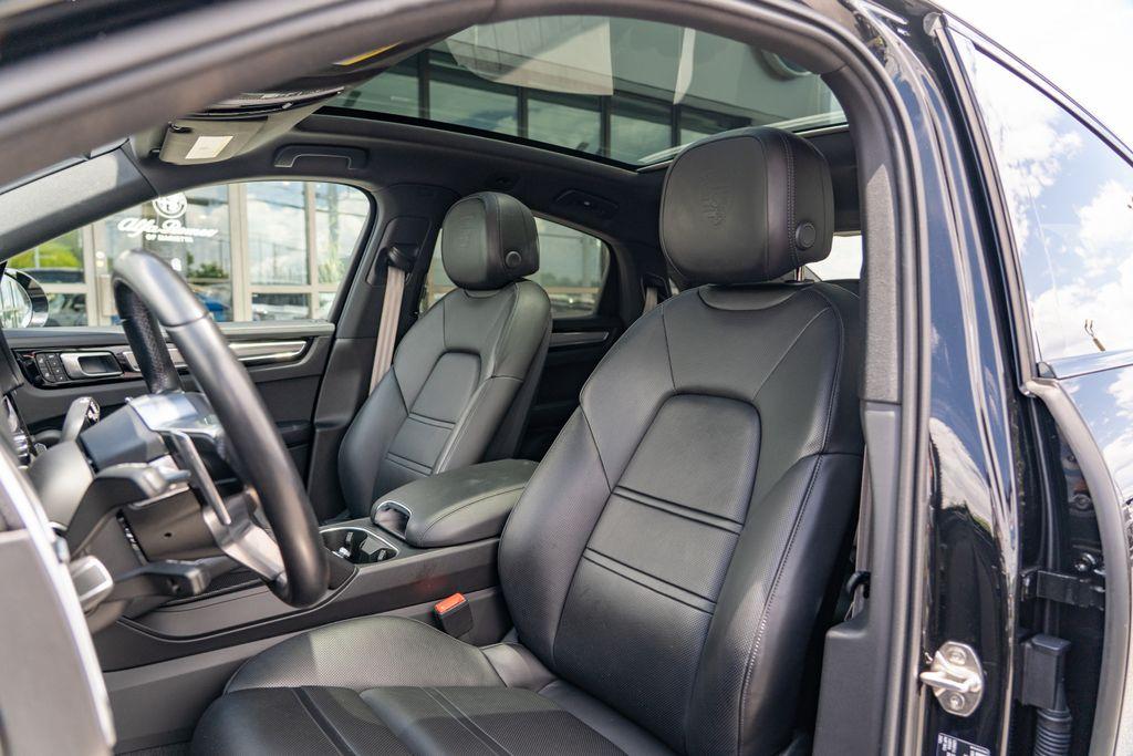 2023 Porsche Cayenne Coupe
