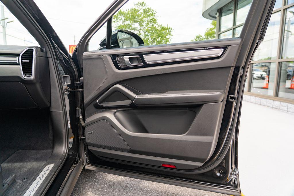 2023 Porsche Cayenne Coupe
