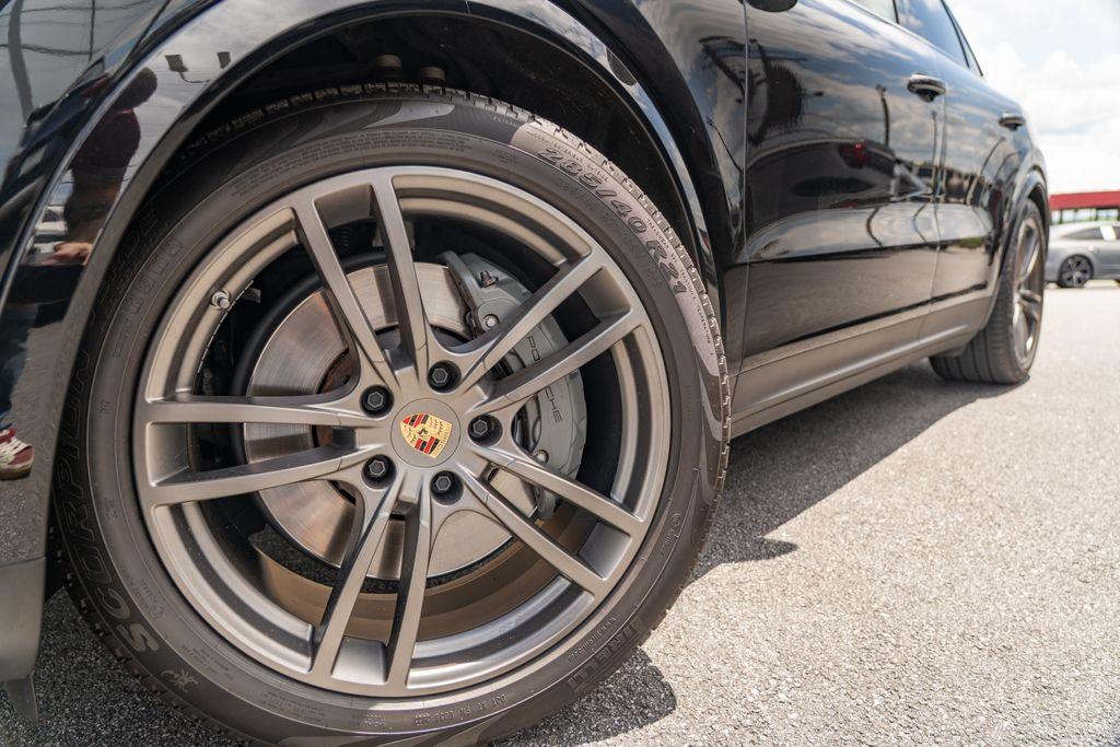 2023 Porsche Cayenne Coupe