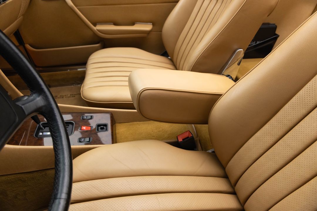1987 Mercedes-Benz 560 SL