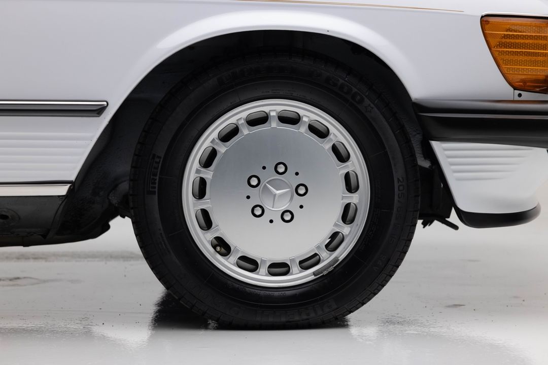 1987 Mercedes-Benz 560 SL