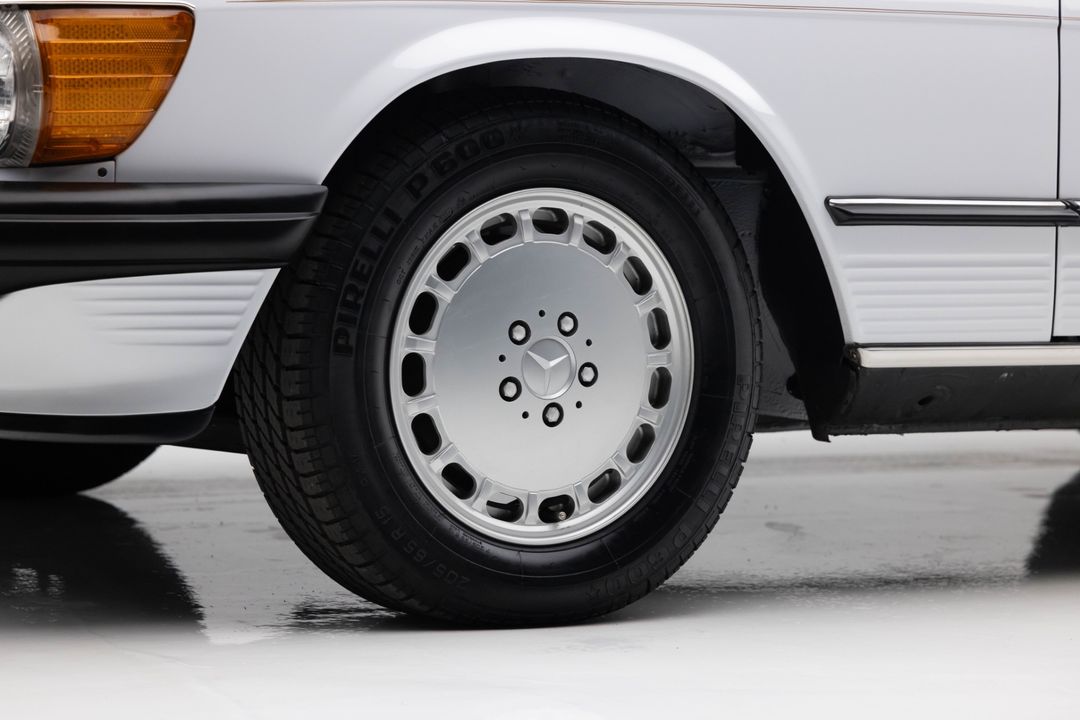1987 Mercedes-Benz 560 SL