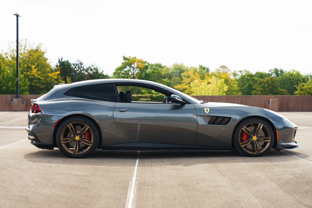 2017 FERRARI GTC4 LUSSO