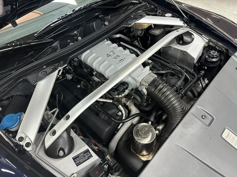 2010 Aston Martin V8 Vantage Roadster