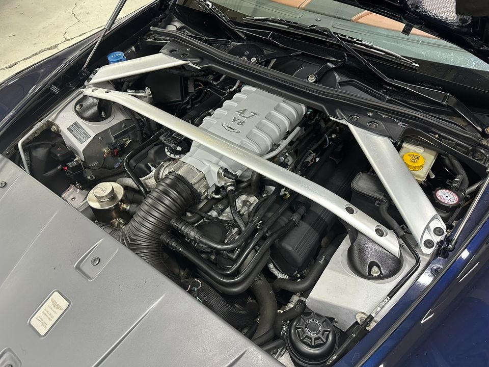 2010 Aston Martin V8 Vantage Roadster