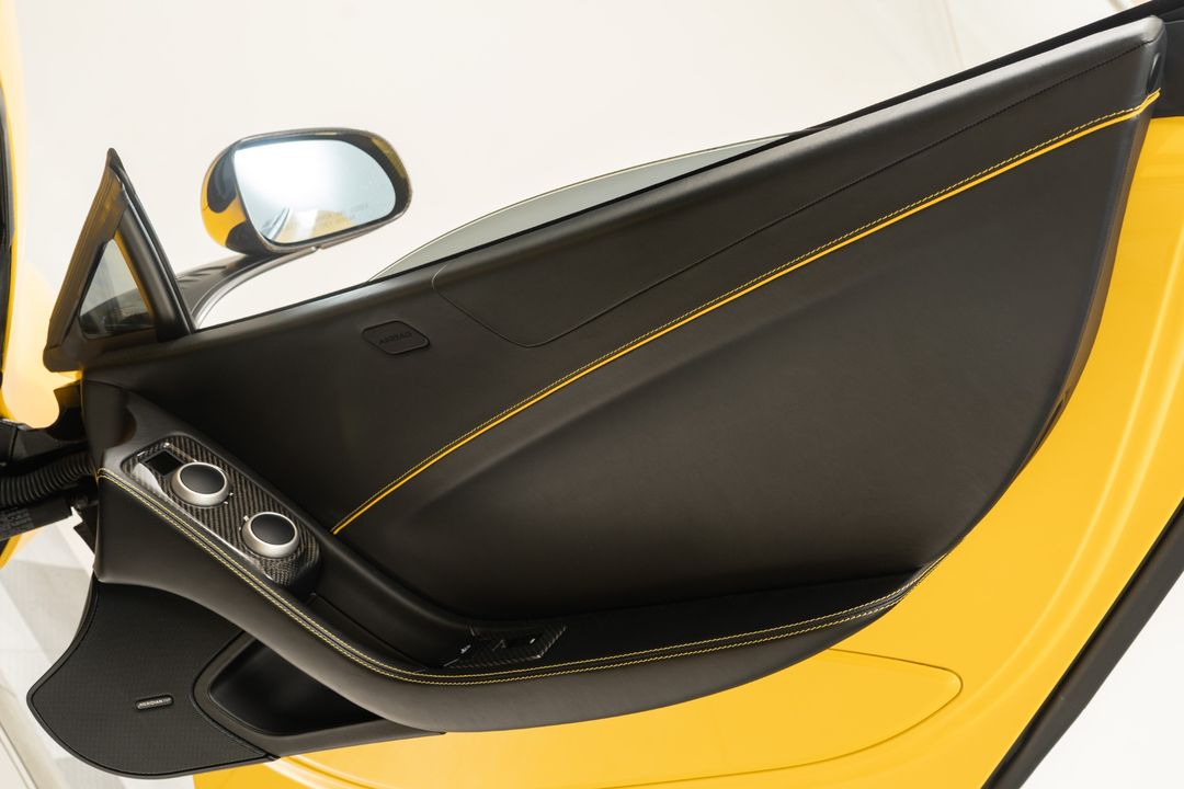 2015 McLaren 650S