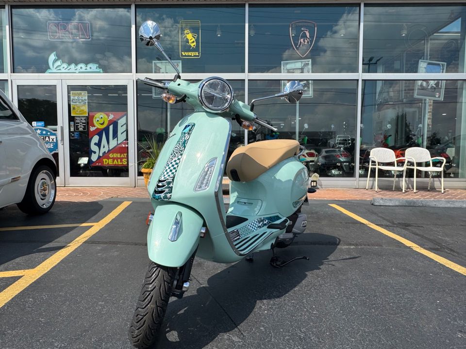2025 VESPA Primavera 150 Batik
