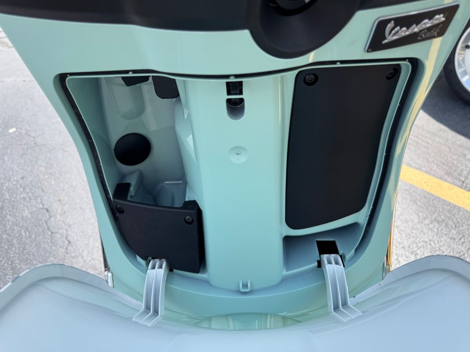2025 VESPA Primavera 150 Batik