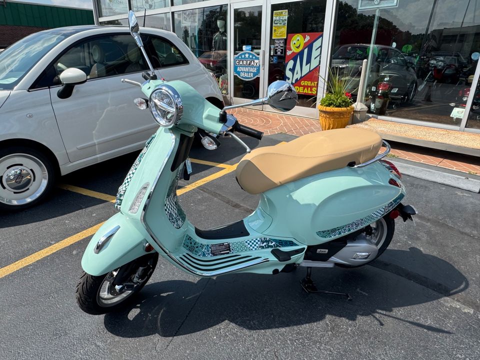 2025 VESPA Primavera 150 Batik
