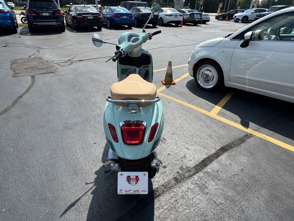 2025 VESPA Primavera 150 Batik