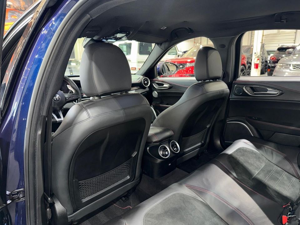 2017 Alfa Romeo Giulia Quadrifoglio