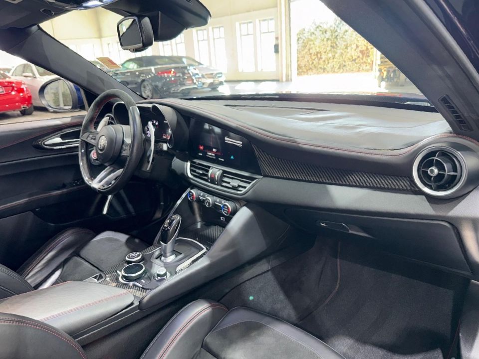 2017 Alfa Romeo Giulia Quadrifoglio