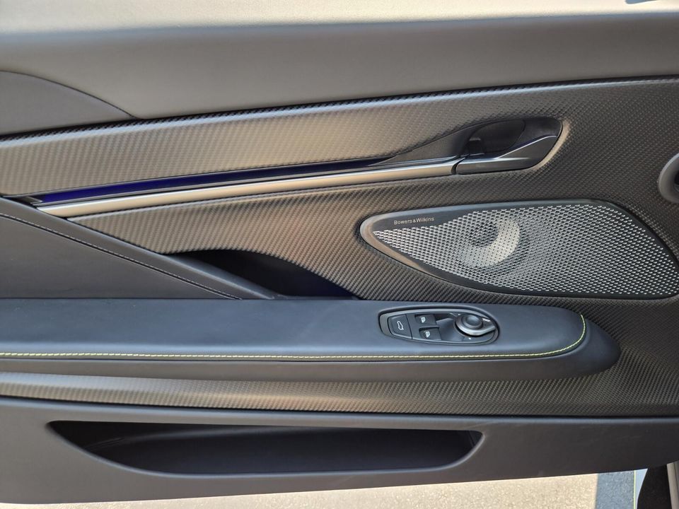 2025 Aston Martin Vanquish