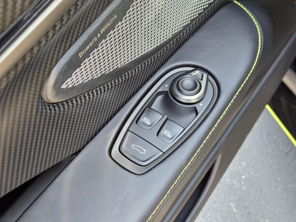 2025 Aston Martin Vanquish