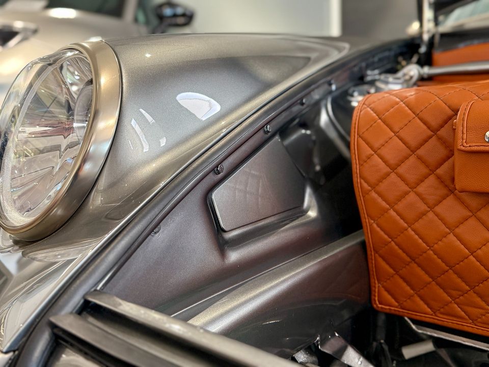 1989 Porsche 911 Singer Design