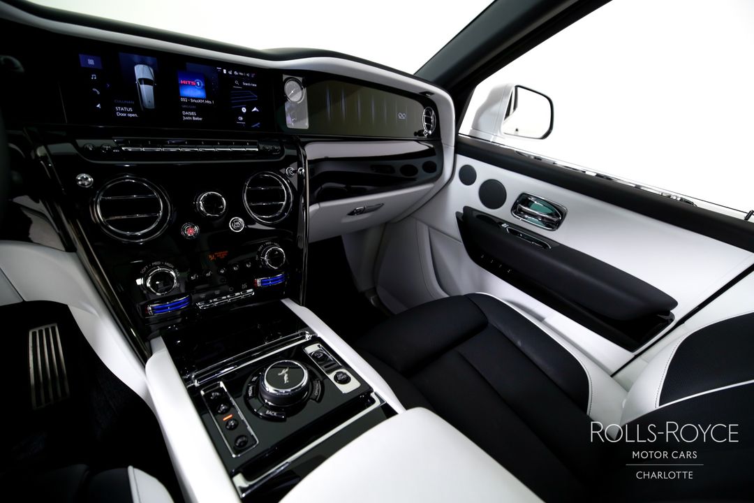2025 Rolls-Royce Black Badge Cullinan