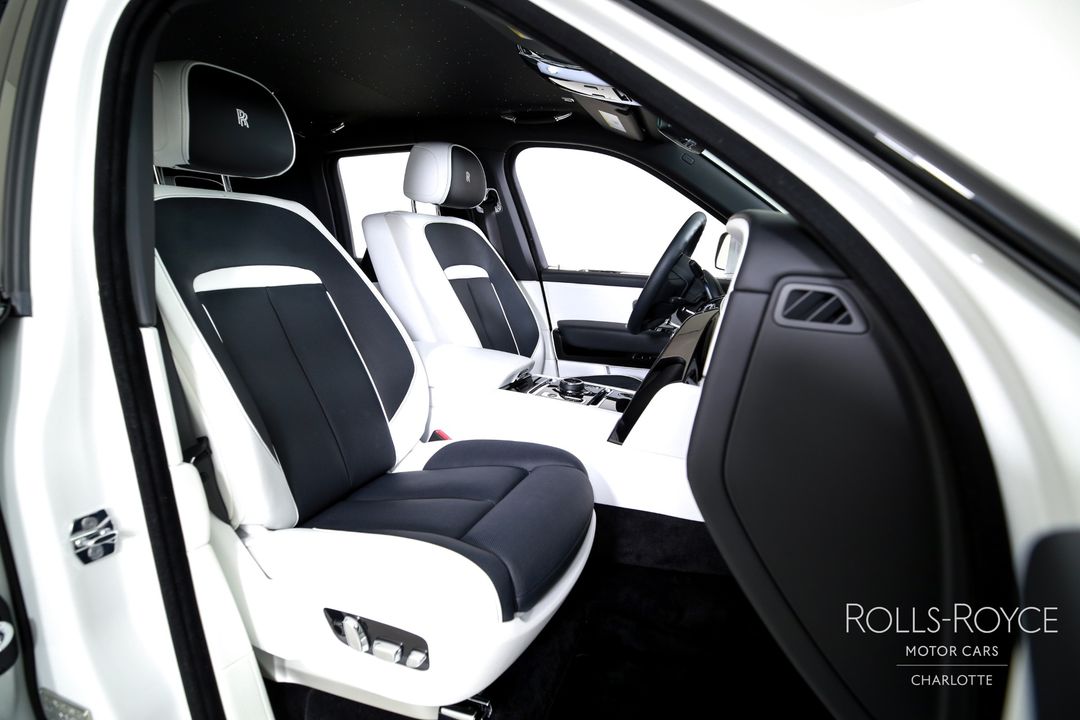 2025 Rolls-Royce Black Badge Cullinan