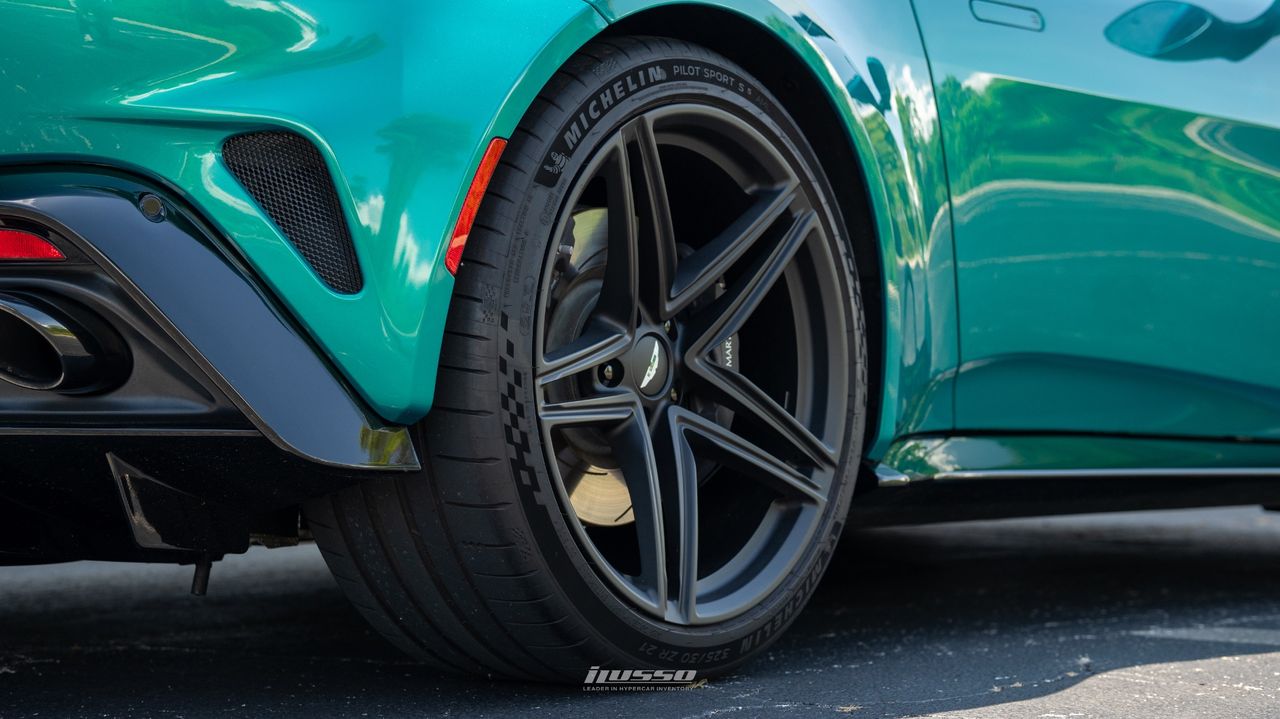 2025 Aston Martin Vantage