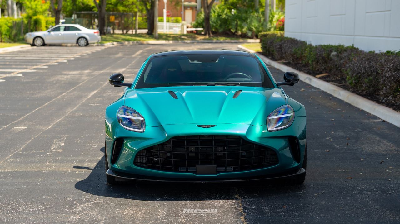 2025 Aston Martin Vantage