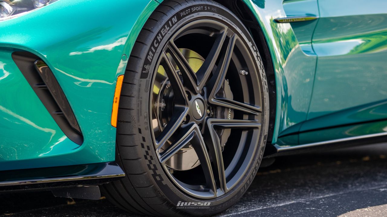 2025 Aston Martin Vantage