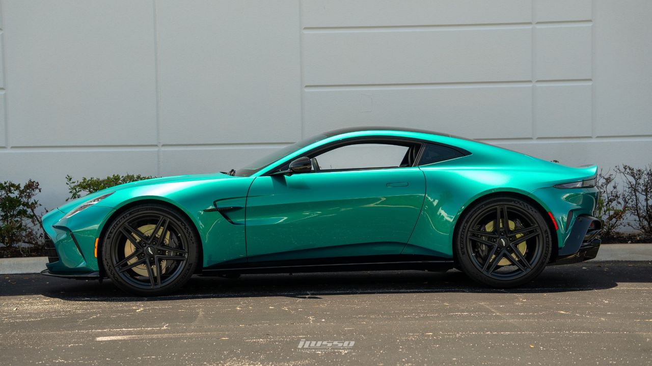 2025 Aston Martin Vantage