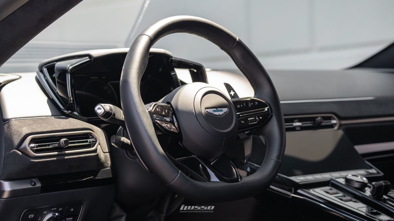 2025 Aston Martin Vantage