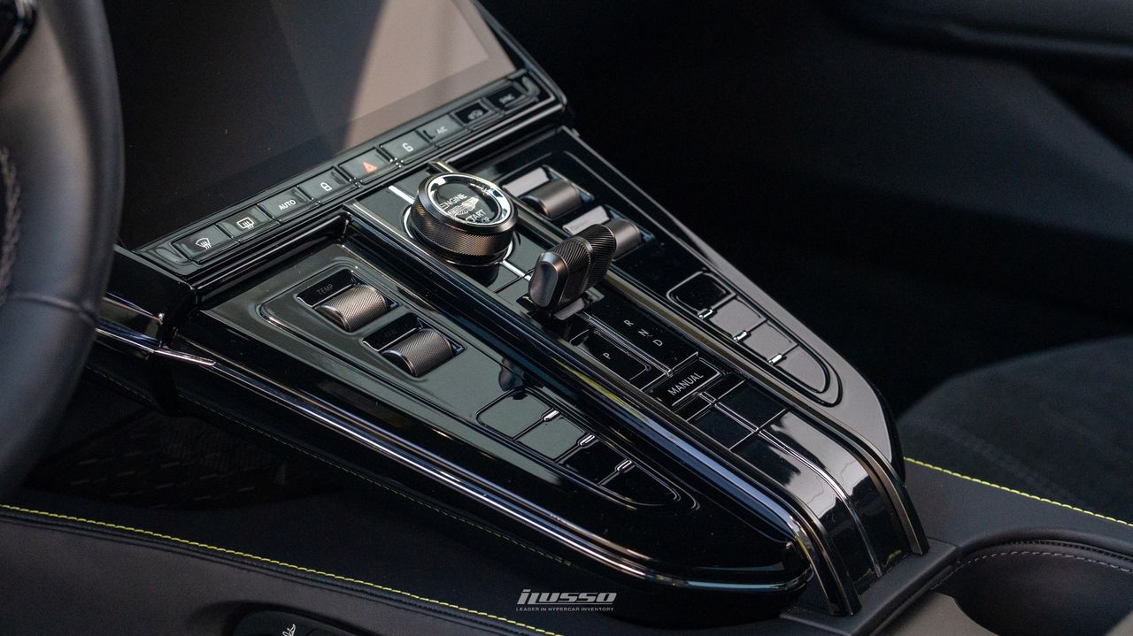 2025 Aston Martin Vantage